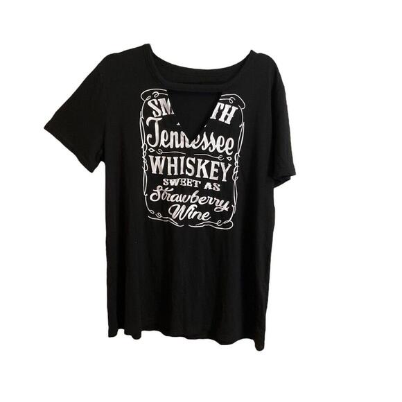 NWT Women’s Black “Smith Tennessee Whisky…Strawberry Wine” T-Shirt Size 2XL - Picture 1 of 7
